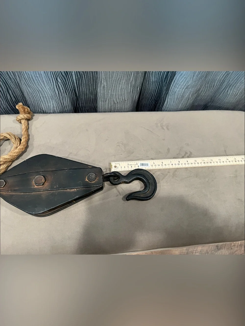 Source Unknown Black Metal Pulley Wall Hook with Natural Rope
